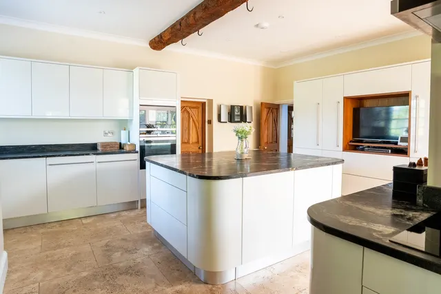 Shell Droitwich, WR9, photo 3