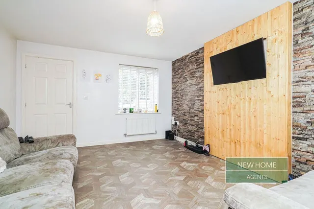 Lightning Grove, Hucknall, NG15, photo 2