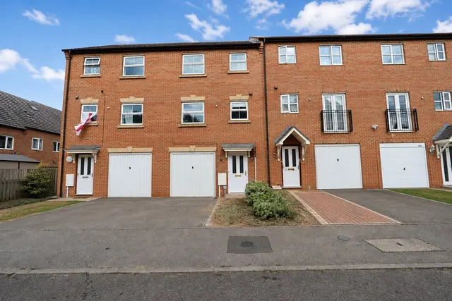 Bellway Close, Kettering, NN16, photo 1