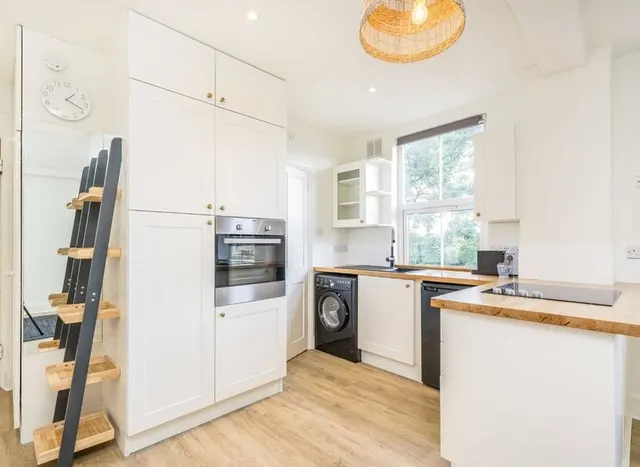 Photo 3 — Rainville Road, Hammersmith, W6
