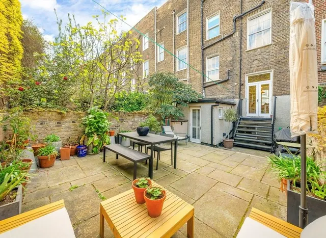 Photo 3 — Offord Road, Islington, N1