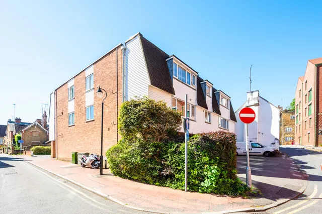 7 Freshcliffe House East, Bury Street, Guildford, photo 1