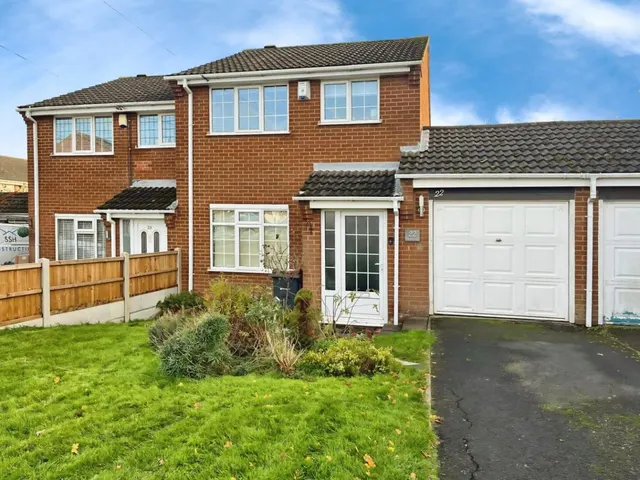 Oak Farm Close, Sutton Coldfield, photo 1