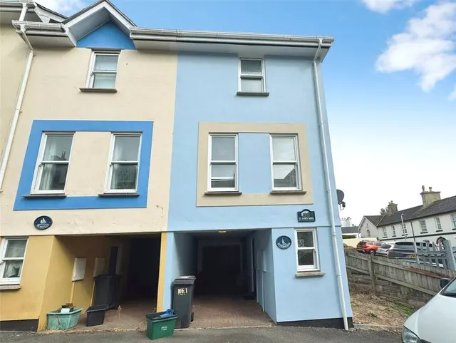 St James Mews, Exeter Street, TQ14, photo 1