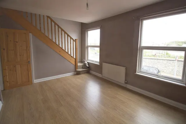 Church Terrace, Holyhead, LL65, photo 3