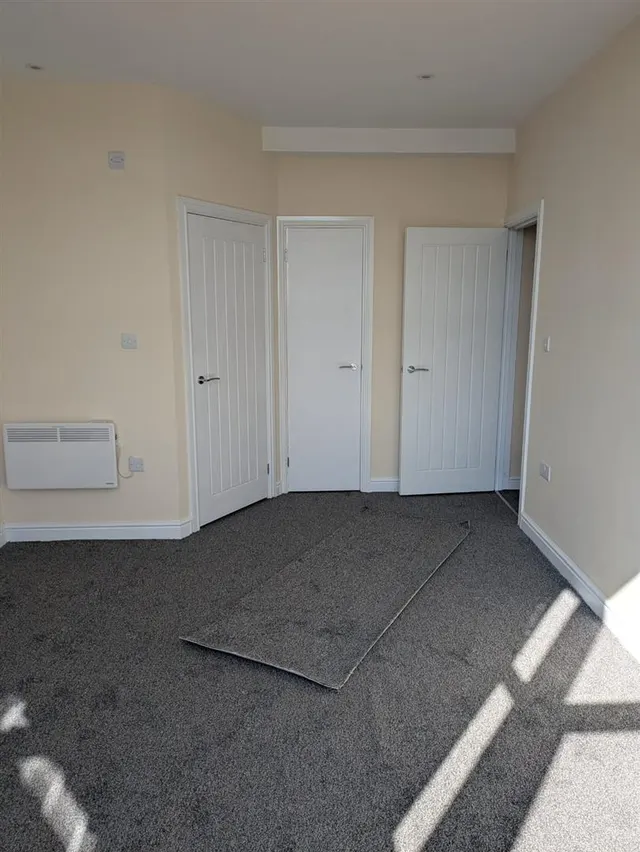 Photo 3 — High Street, Hirwaun, Aberdare, CF44 9SW