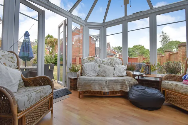 Photo 3 — Laurel Gardens, Aldershot, Hampshire, GU11 3TQ