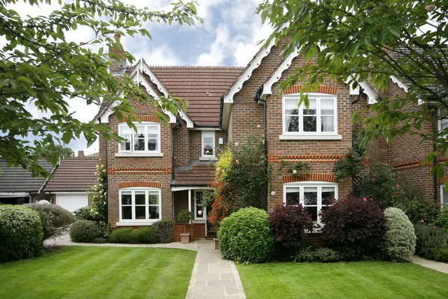 Bainbridge Close, Richmond, TW10, photo 1