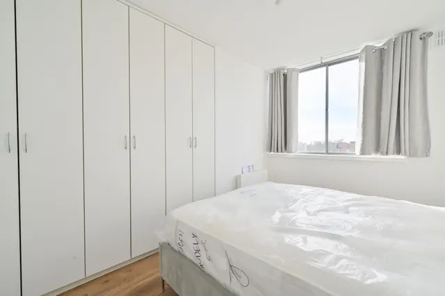 Photo 2 — 56 Dinerman Court, 38-42 Boundary Road, London