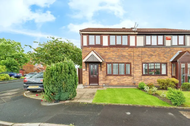 Photo 3 — Willow Fold, Droylsden, Manchester, Greater Manchester, M43