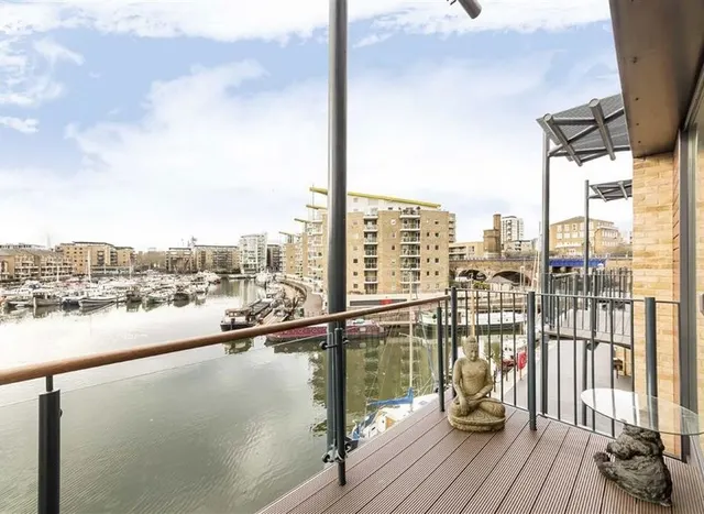 Basin Approach, Limehouse, E14, photo 1