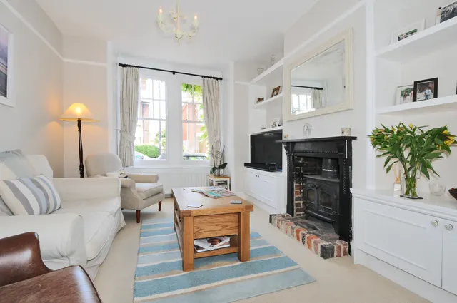 Photo 3 — Egbert Road, Winchester, SO23
