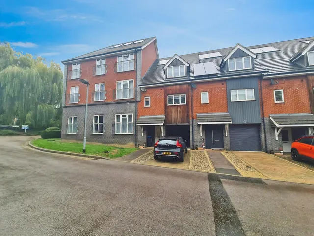 Millward Drive, Milton Keynes, MK2, photo 3
