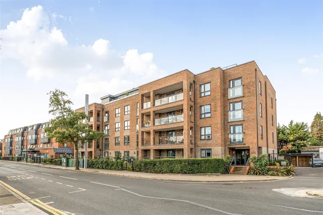 Marsh Road, Pinner, HA5, photo 1