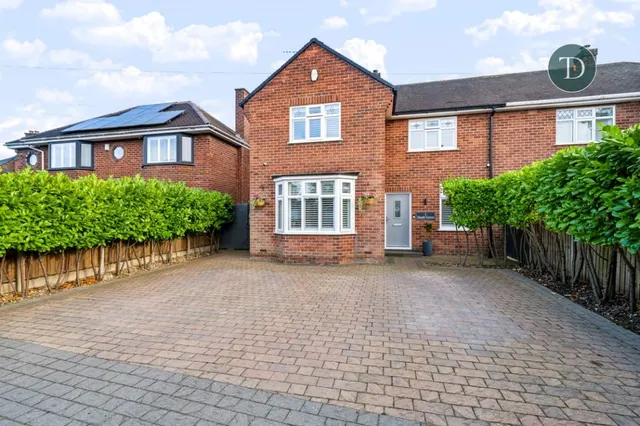 Heath Grove, Little Sutton, CH66, photo 1
