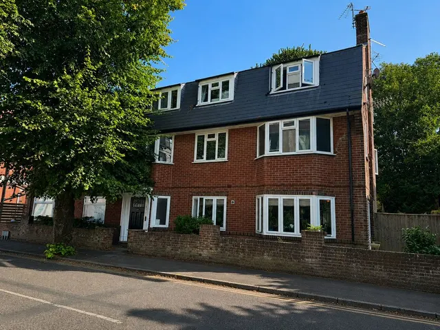 Heathcote Road, Bournemouth BH5 1EY, photo 1