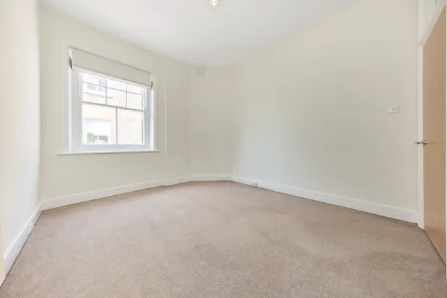 Photo 2 — 49a Primrose Mansions, Prince of Wales Drive, London