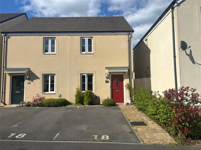 Nuthatch Close, St Anns Chapel, Gunnislake, Cornwall, PL18