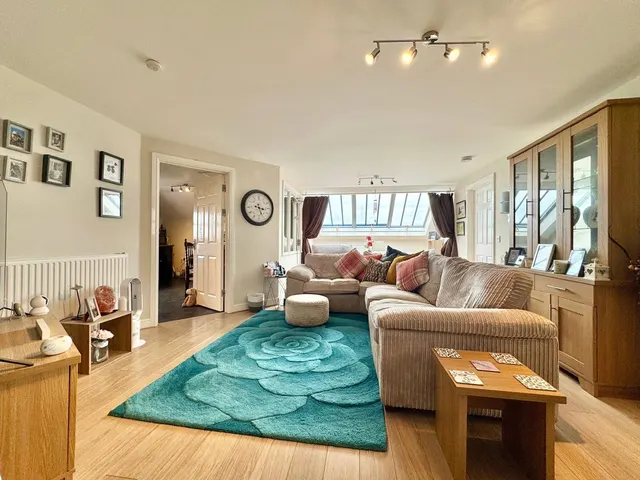 Photo 3 — Spa Heights, High Street, Llandrindod Wells, Powys, LD1 6AG