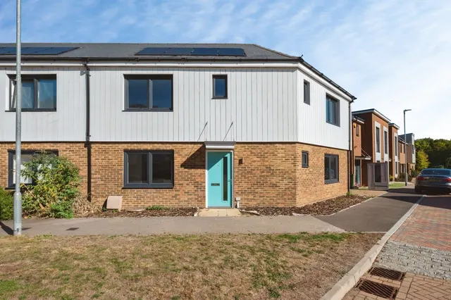 3 bedroom house, Stigand Lane, Greenhithe, DA9