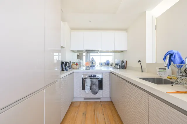Photo 2 — Flat 3007, 1 Pan Peninsula Square, London