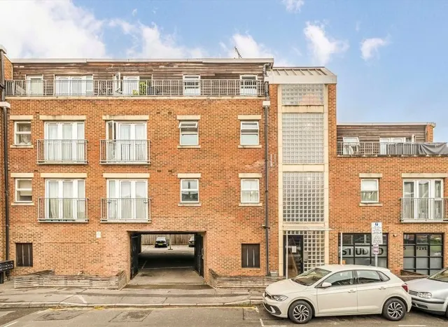 Southsea Road, Kingston Upon Thames, KT1, photo 1