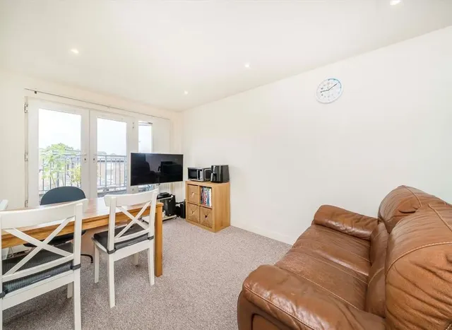 Photo 2 — Southsea Road, Kingston Upon Thames, KT1