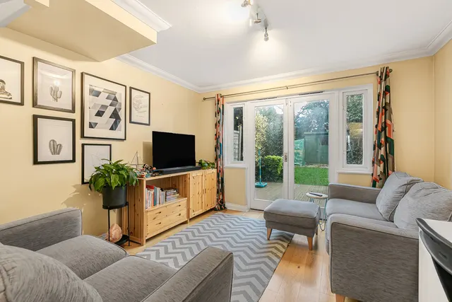 Fawcett Close, London, SW16, photo 2