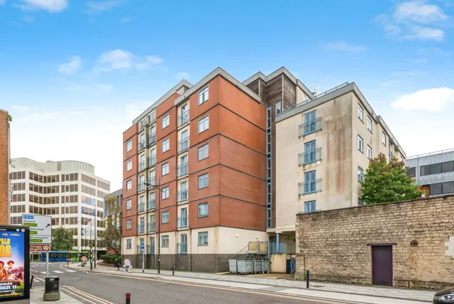 Wellington Street, Swindon, Wiltshire, SN1, photo 1