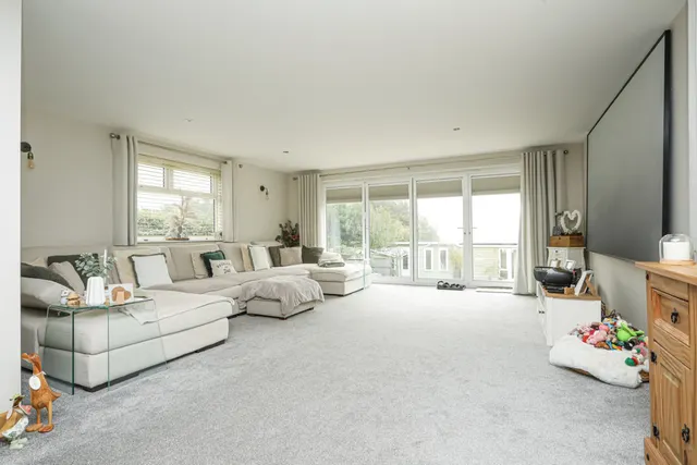 St. Vincent Road, St. Margarets-at-Cliffe, CT15, photo 2
