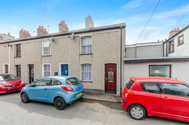 Victoria Square, Bangor, LL57, photo 1