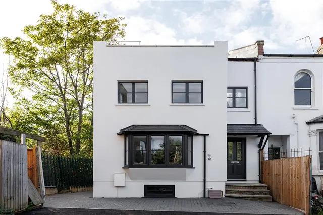 Crofton Road, London, photo 1