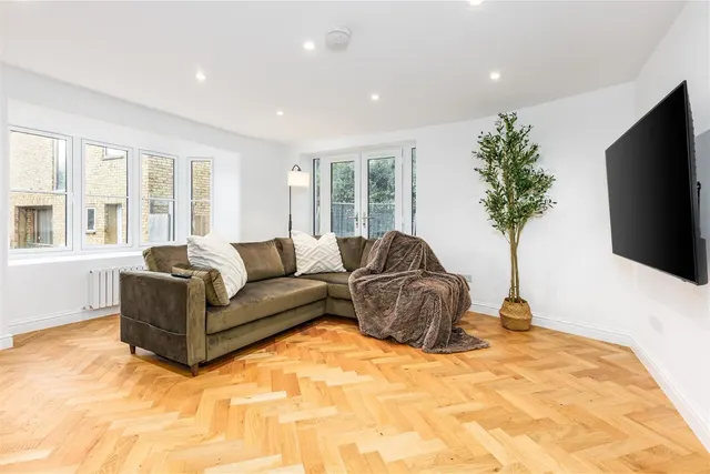 Photo 3 — Crofton Road, London