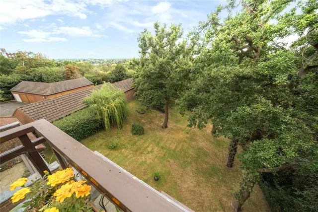 Photo 3 — Oaklands Road, Bromley, BR1