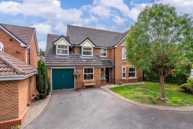 Swallowfield Close, Swallowfield Close, Priorslee TF2 9TG, photo 1