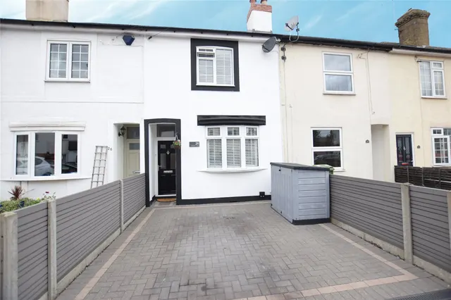 Somerset Road, Farnborough, Hampshire, GU14 6DP, photo 1