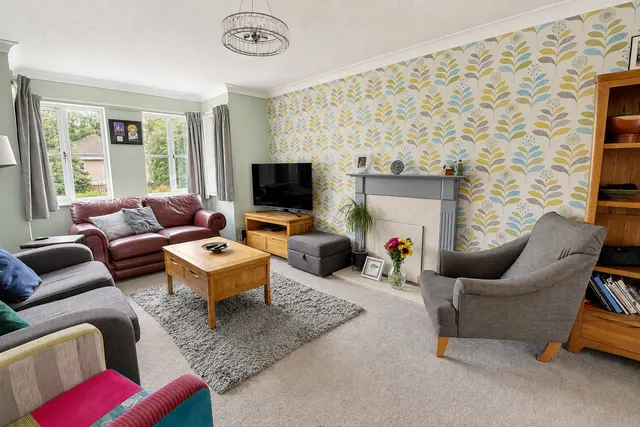 Goldfinch Close, Launceston, PL15, photo 2