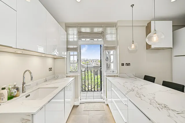 Abingdon Villas, London, W8, photo 2