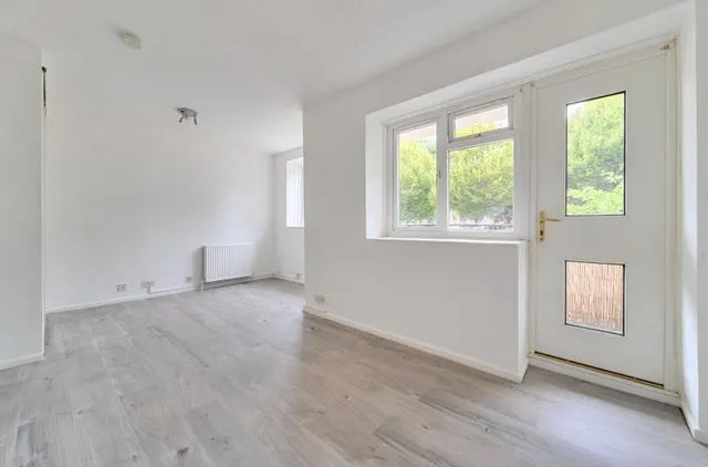 Windlesham Road, Priestwood, RG42, photo 3