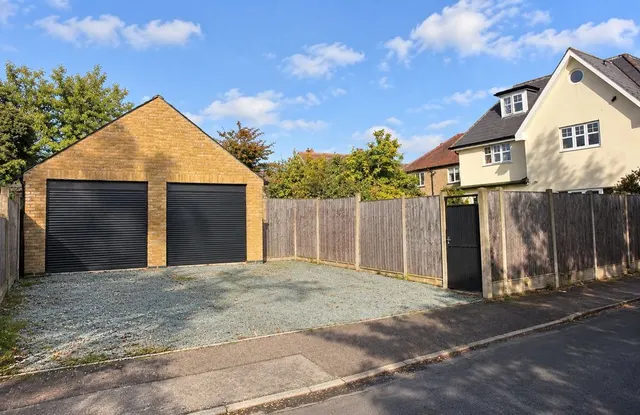 Hersham Road, Hersham, KT12, photo 3