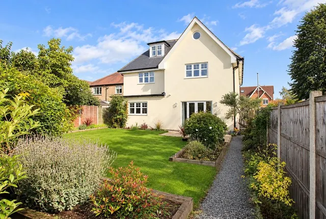 Hersham Road, Hersham, KT12, photo 2