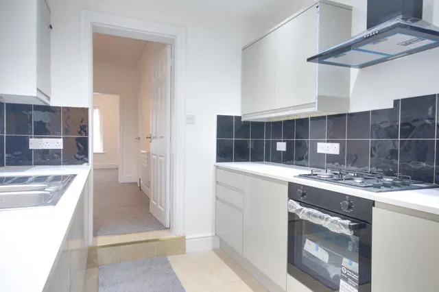 Knowles Road, Tredworth, GL1, photo 3