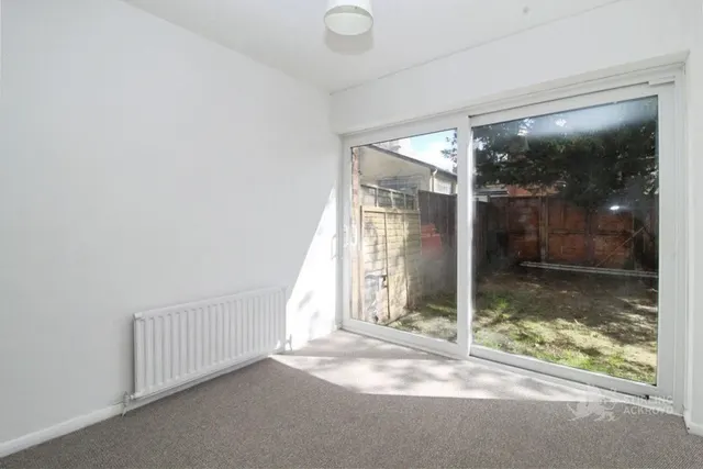 Midhurst Avenue, Croydon, CR0, photo 1