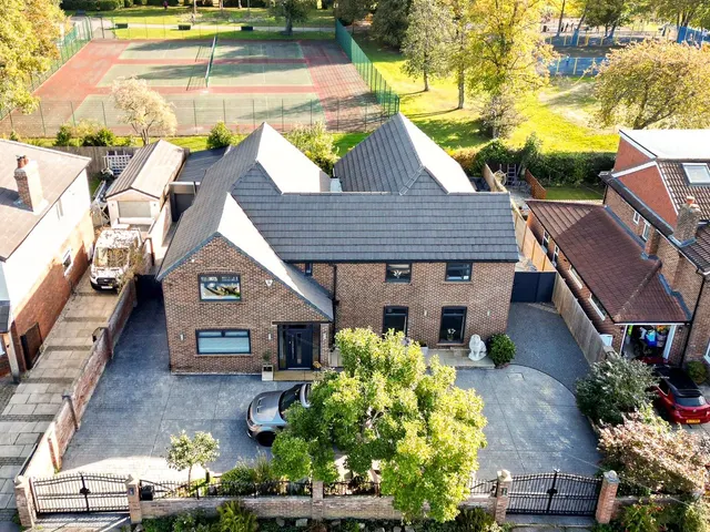 4 bedroom house, Park Avenue, Crossgates, LS15
