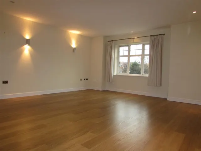 Shoppenhangers Road, Maidenhead, SL6, photo 2