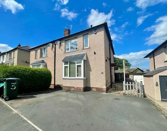 Hall Way, Sutton-in-Craven, Keighley, BD20 7NJ, photo 1
