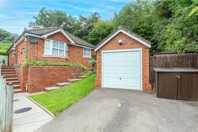 Fernwood Close, Redditch, Worcestershire, B98 7TN, photo 1
