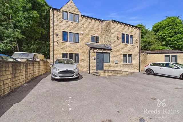 Manchester Road, Huddersfield, West Yorkshire, HD1, photo 1