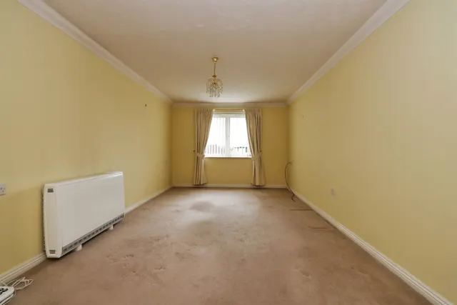 Photo 2 — Gladstone Road, Chippenham