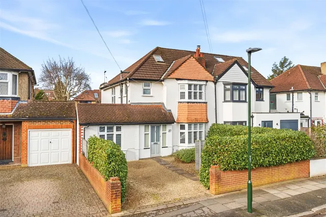 Chestnut Avenue, Hampton, TW12 2NY, photo 1
